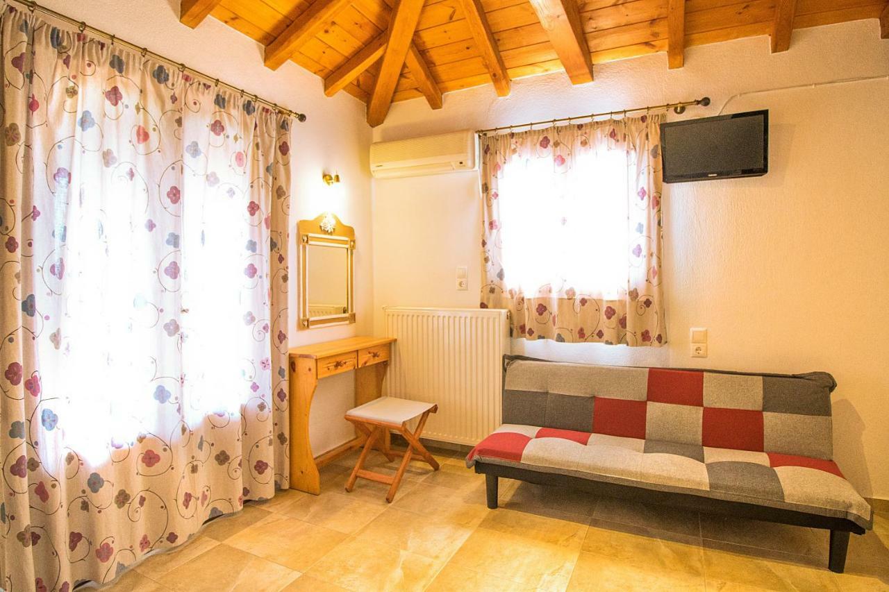 Armamento Villa Moni Evaggelistrias Luaran gambar