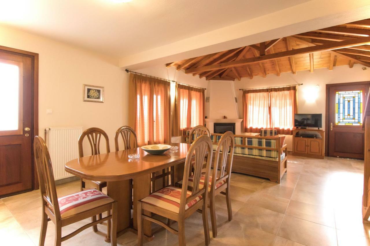 Armamento Villa Moni Evaggelistrias Luaran gambar
