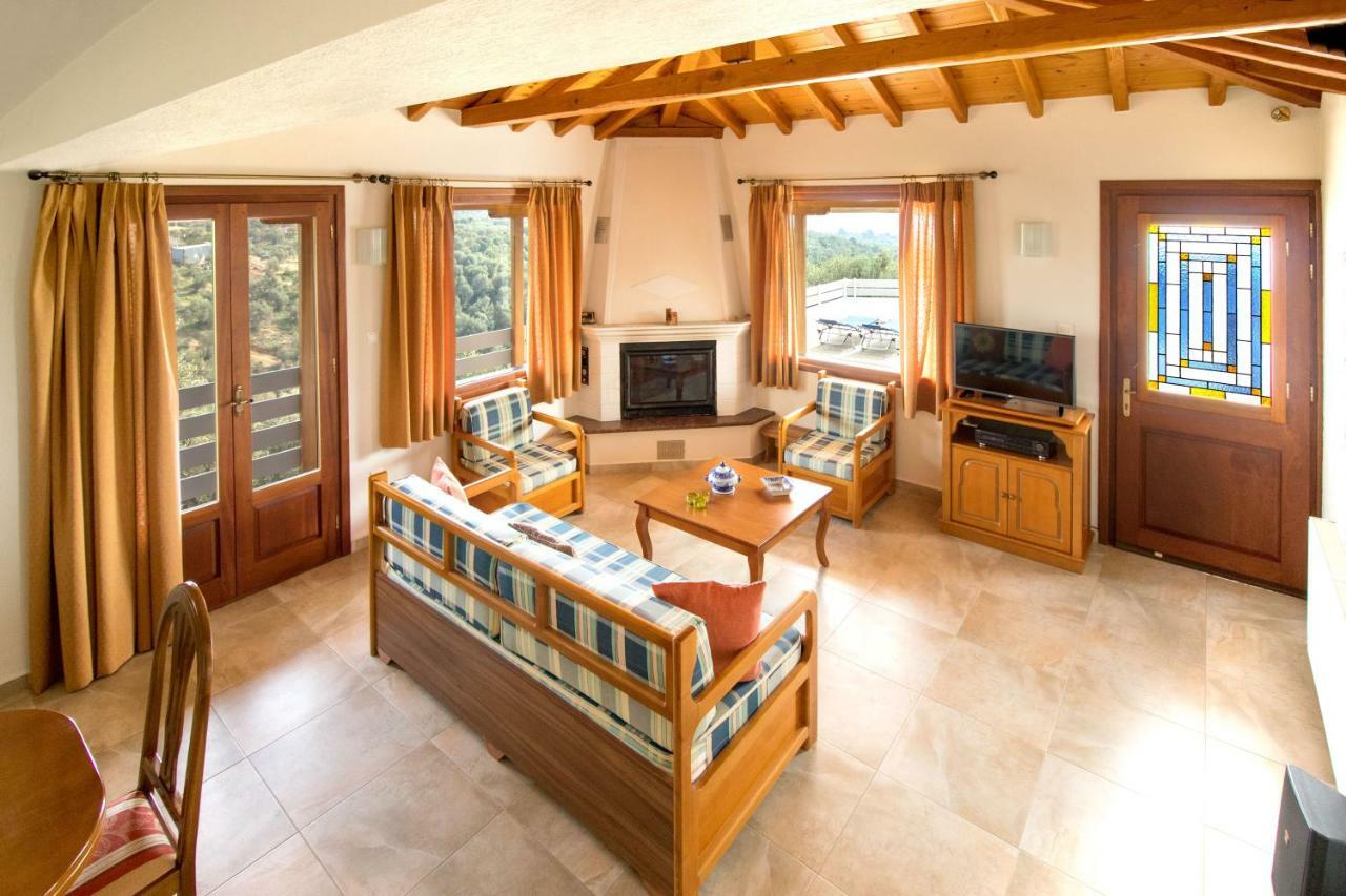 Armamento Villa Moni Evaggelistrias Luaran gambar