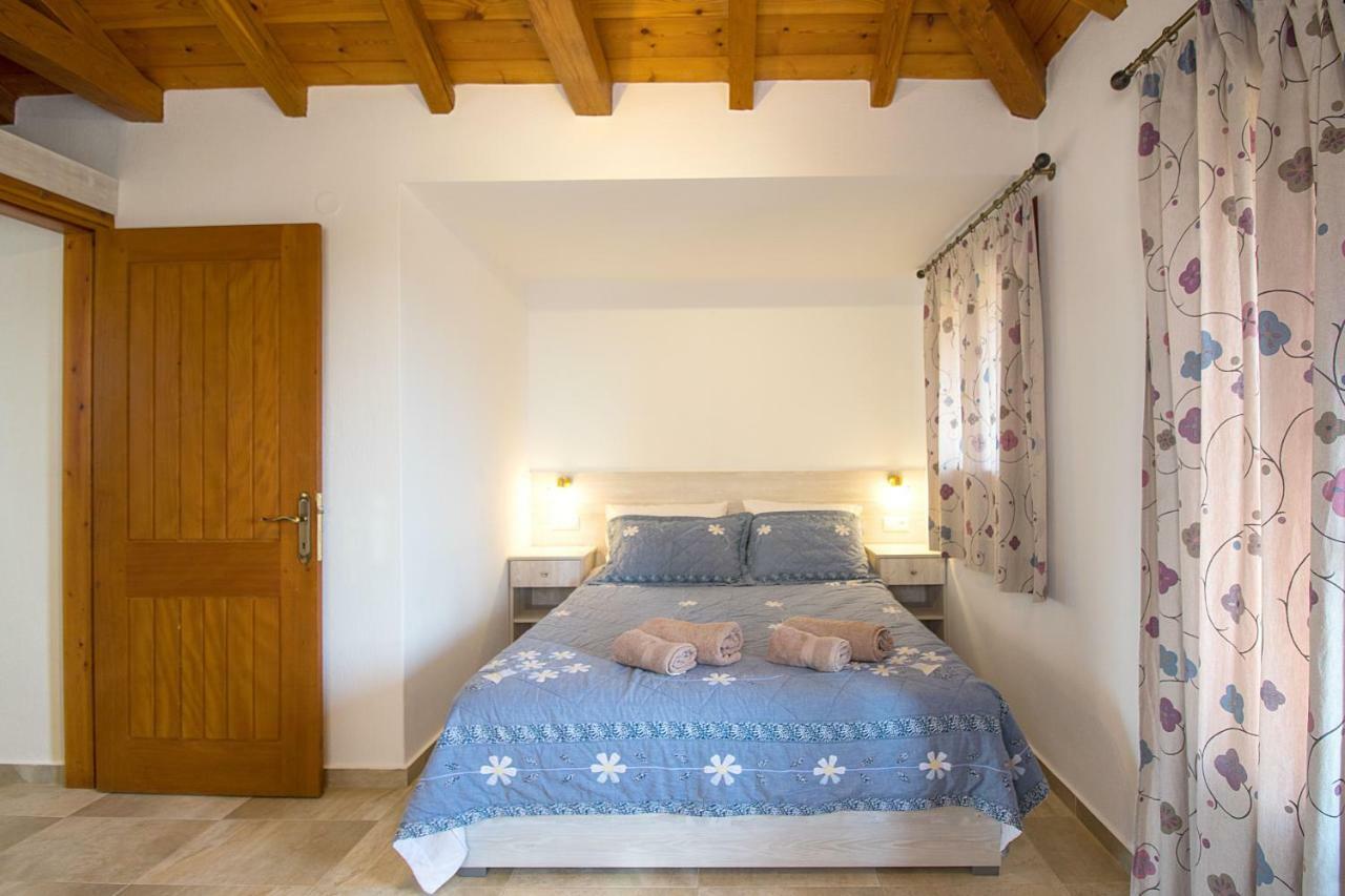 Armamento Villa Moni Evaggelistrias Luaran gambar